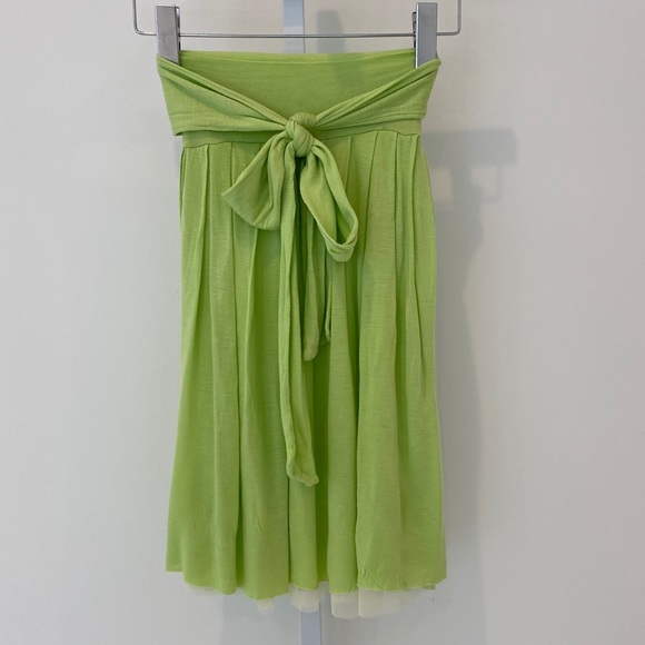 LIGHT GREEN SKIRT SIZE SMALL - Picture 1 of 8